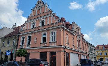 Zabytkowa kamienica przy ul. 3 maja 69/Zamkowa 1 odzyskała swój blask
